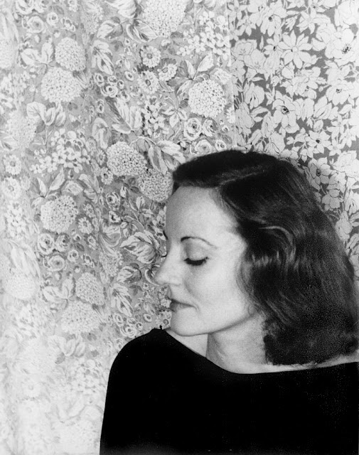 It's The Pictures That Got Small